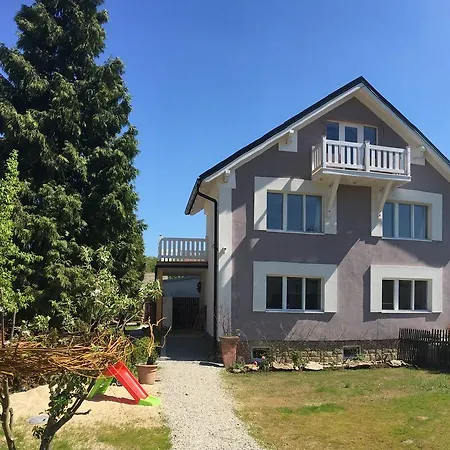 House Apartmentshumpolec + Garden Exterior photo