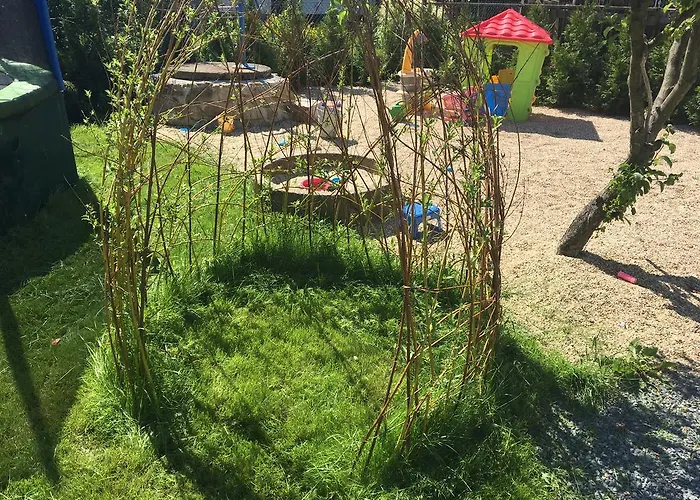 House Apartmentshumpolec + Garden