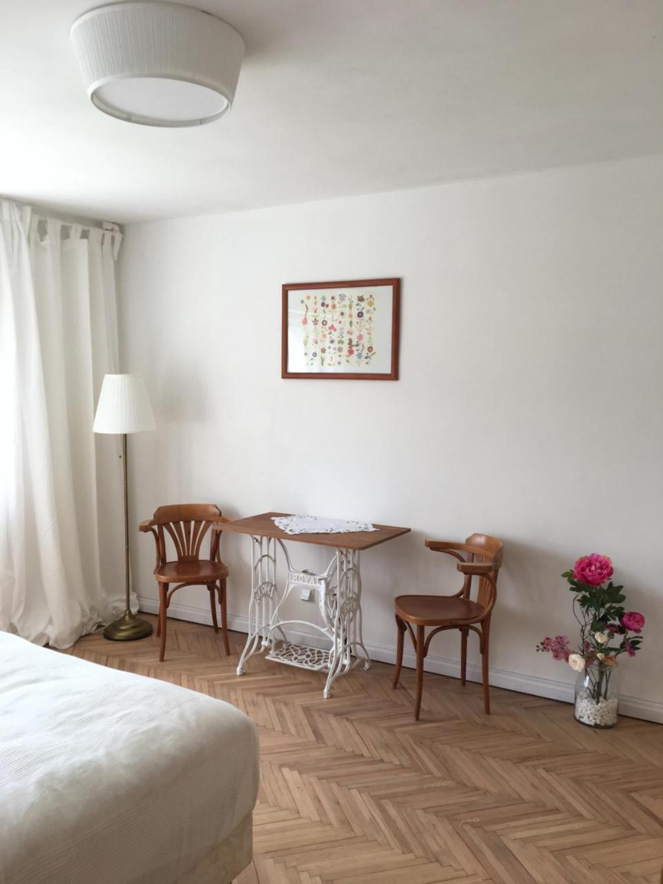 House Apartmentshumpolec + Garden Apartment